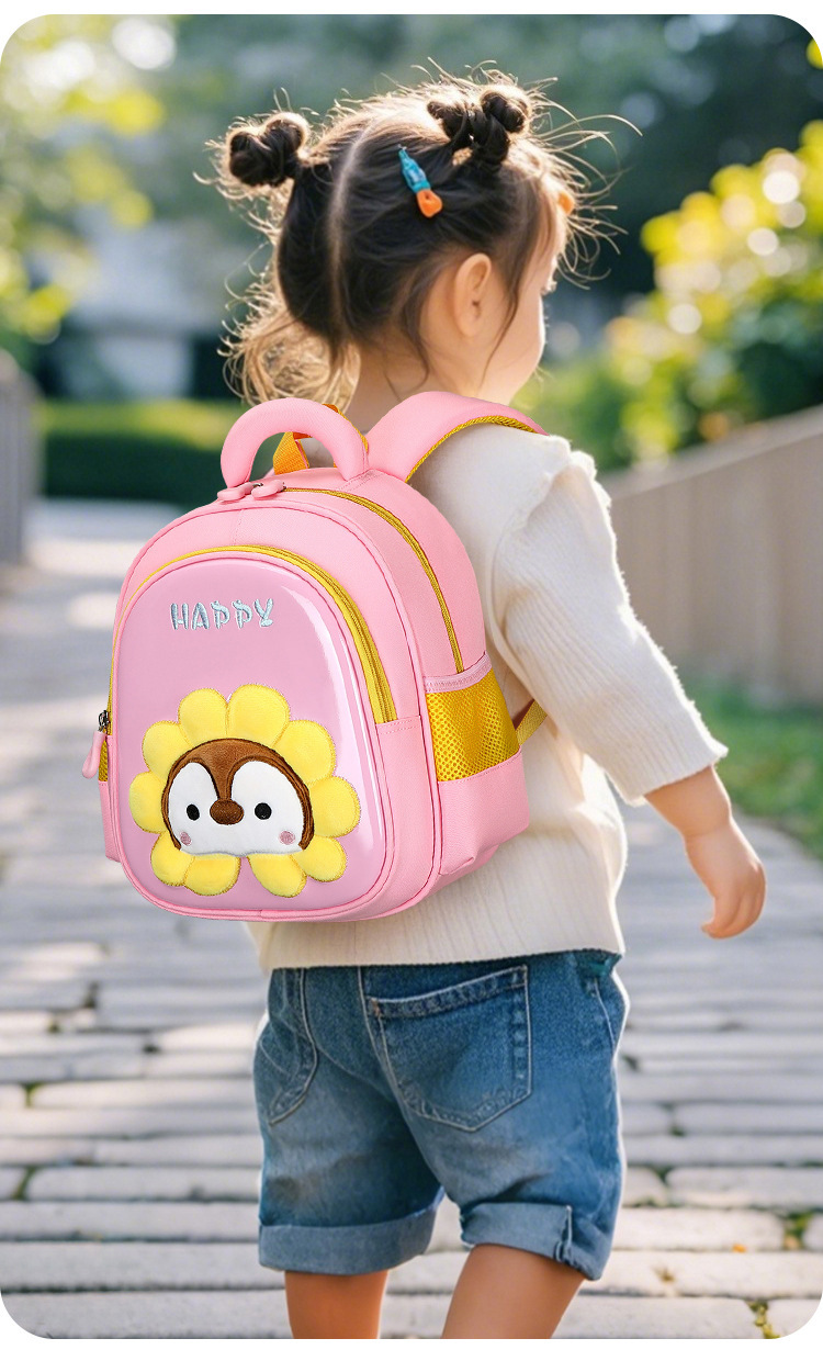 Cute cartoon schoolbags for first-grade kindergarten students, large-tailed cat fashionable and weight-reducing backpacks for boys and girls detail image 6