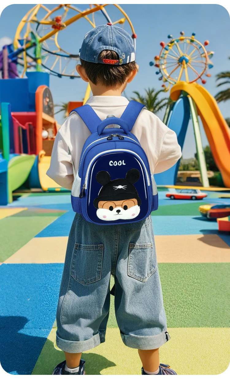 Cute cartoon schoolbags for first-grade kindergarten students, large-tailed cat fashionable and weight-reducing backpacks for boys and girls details Picture