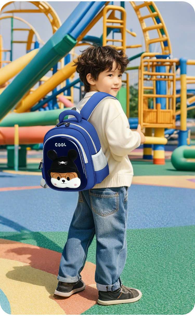 Cute cartoon schoolbags for first-grade kindergarten students, large-tailed cat fashionable and weight-reducing backpacks for boys and girls detail image 5