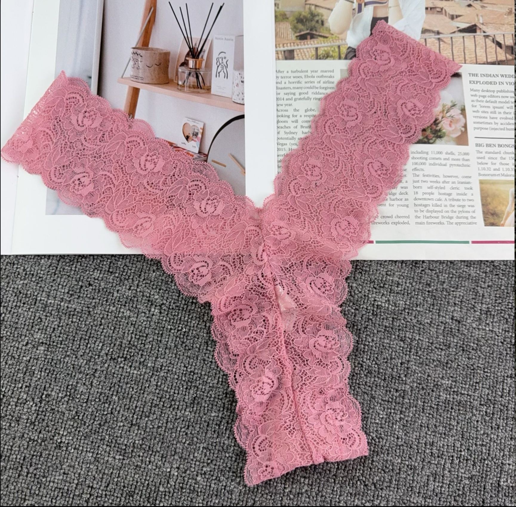 For export to Europe, America and Africa, we offer sexy lace-style and romantic thongs, as well as hot and romantic lace V-shaped high-waisted T-pants details Picture
