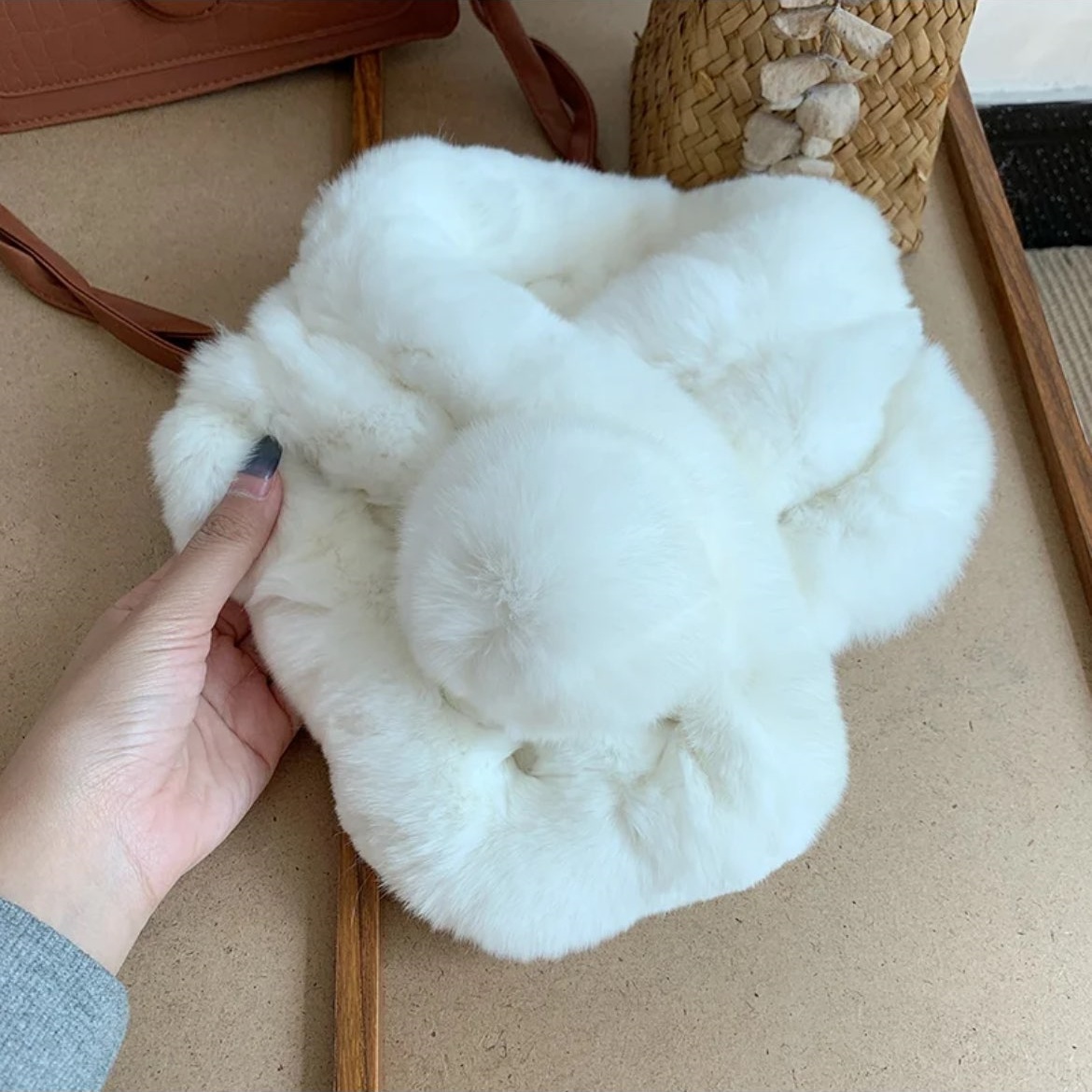 冬季保暖獭兔毛小围脖韩版甜美可爱真毛绒领子皮草围巾女毛毛脖套白色米黄色黑色咖啡色深灰色多款颜色可选气质围巾提升保暖气质