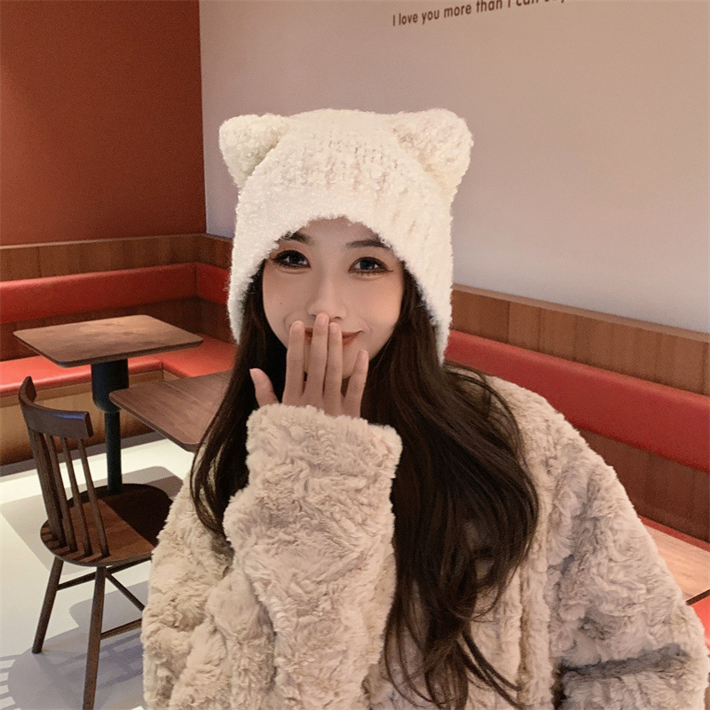 New autumn and winter styles of drawstring knitted pile hats, women's woolen hats, warm and face-enhancing small ear-protecting headscarves, cold hats Application Scenario