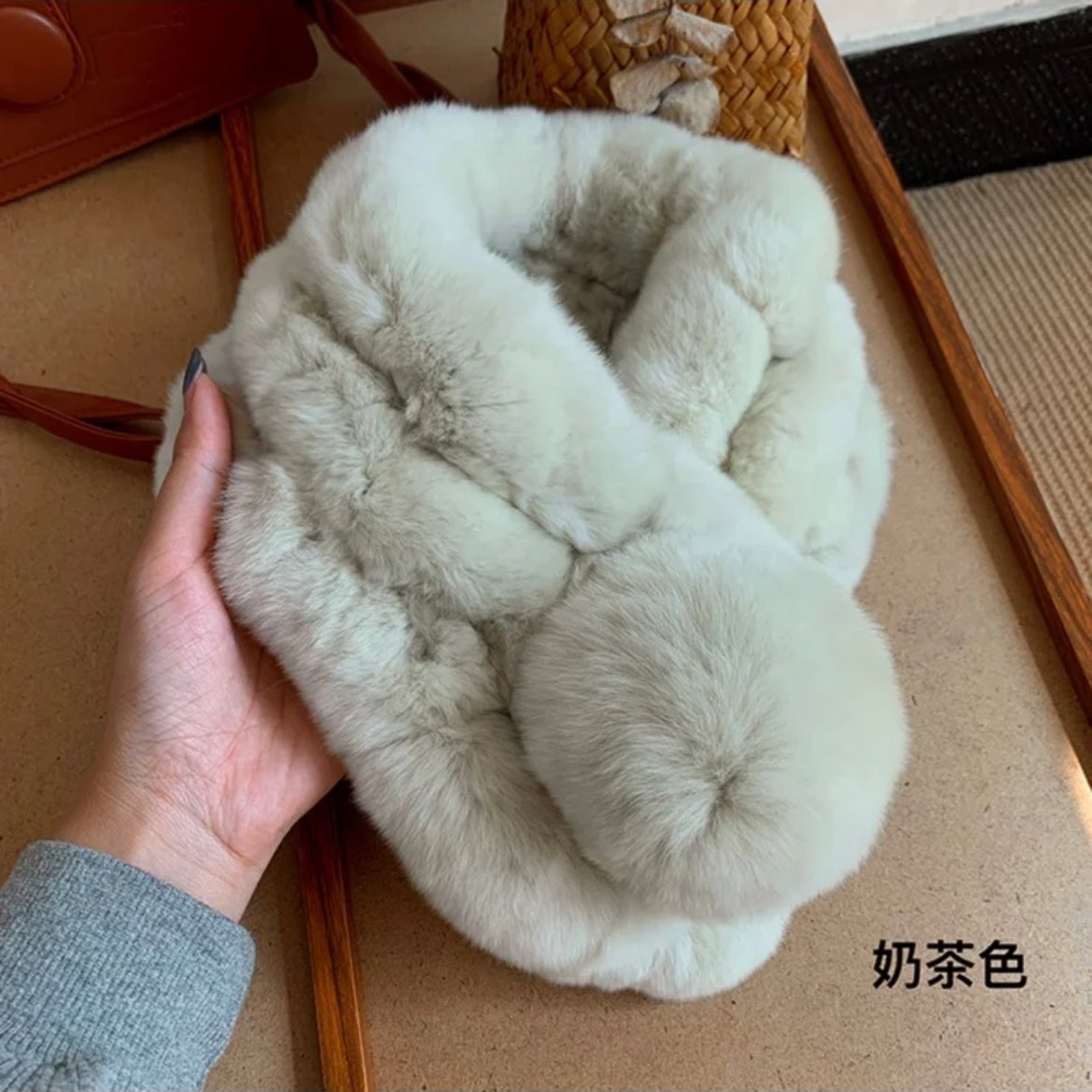 冬季保暖獭兔毛小围脖韩版甜美可爱真毛绒领子皮草围巾女毛毛脖套白色米黄色黑色咖啡色深灰色多款颜色可选气质围巾提升保暖气质详情2