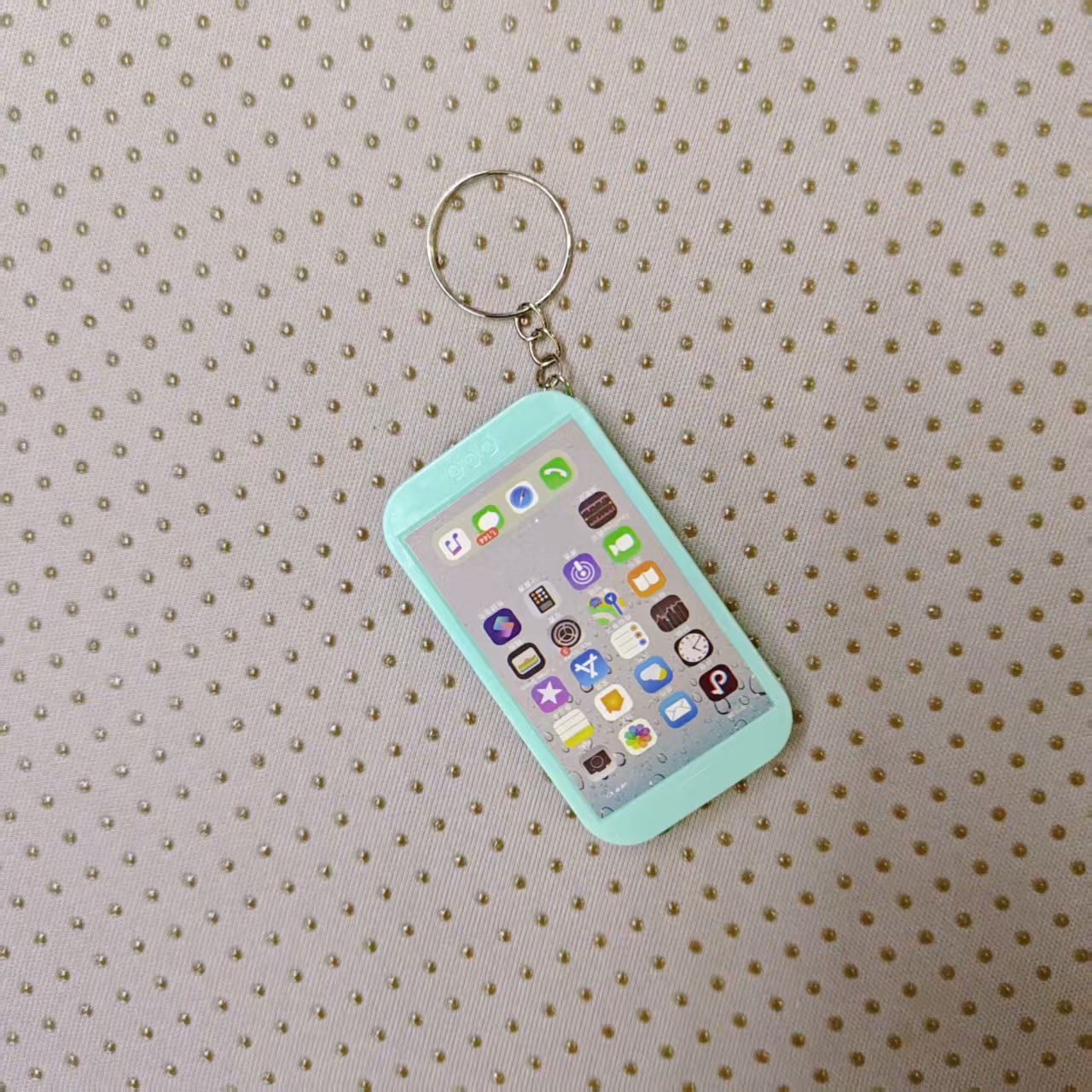 Luminous toy, flashing keychain light, four-color mobile phone floating display, fashionable night light manufacturer wholesale Application Scenario