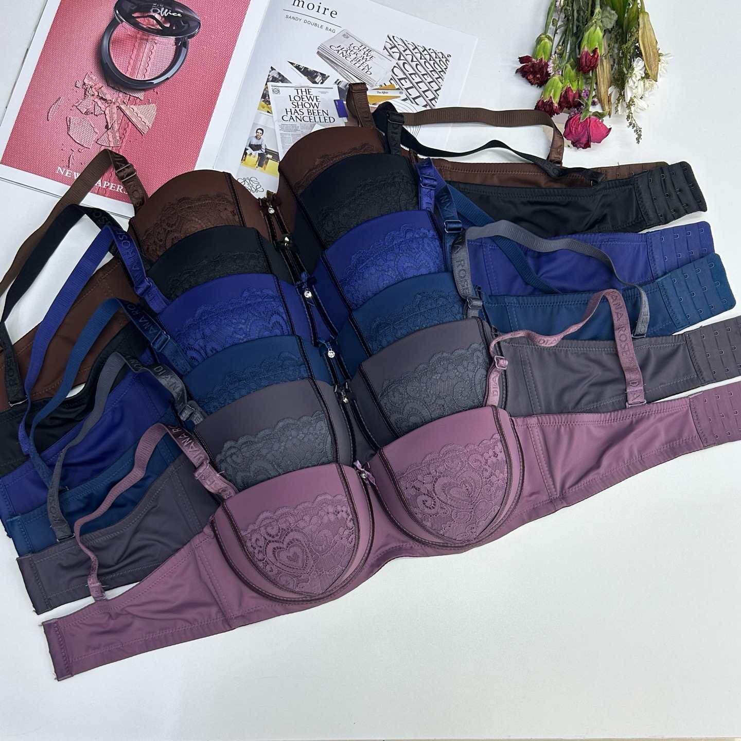 Export of women's bras to Europe, America, the Middle East and South America, women's bras with underwire, sexy gathering women's underwear, large breast top collection accessory breast adjustable lace bras, order styles of women's bras Application Scenario