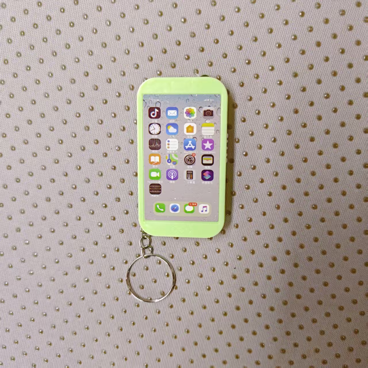 Luminous toy, flashing keychain light, four-color mobile phone floating display, fashionable night light manufacturer wholesale Item Picture