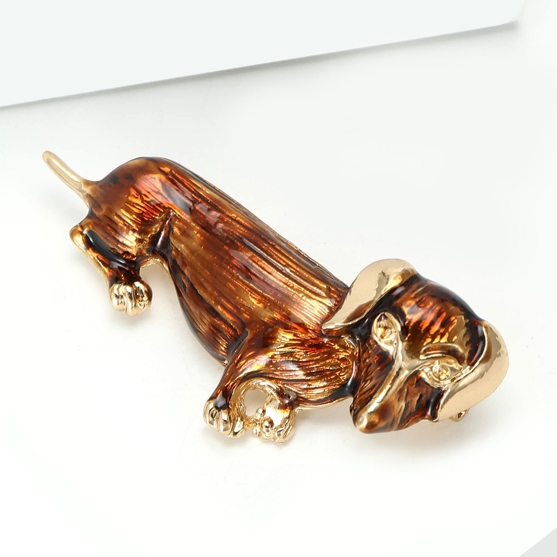 The 2025 new cute alloy rhindiamond poodle brooch is a versatile and exquisite brooch accessory for men's and women's suits and overcoats Application Scenario