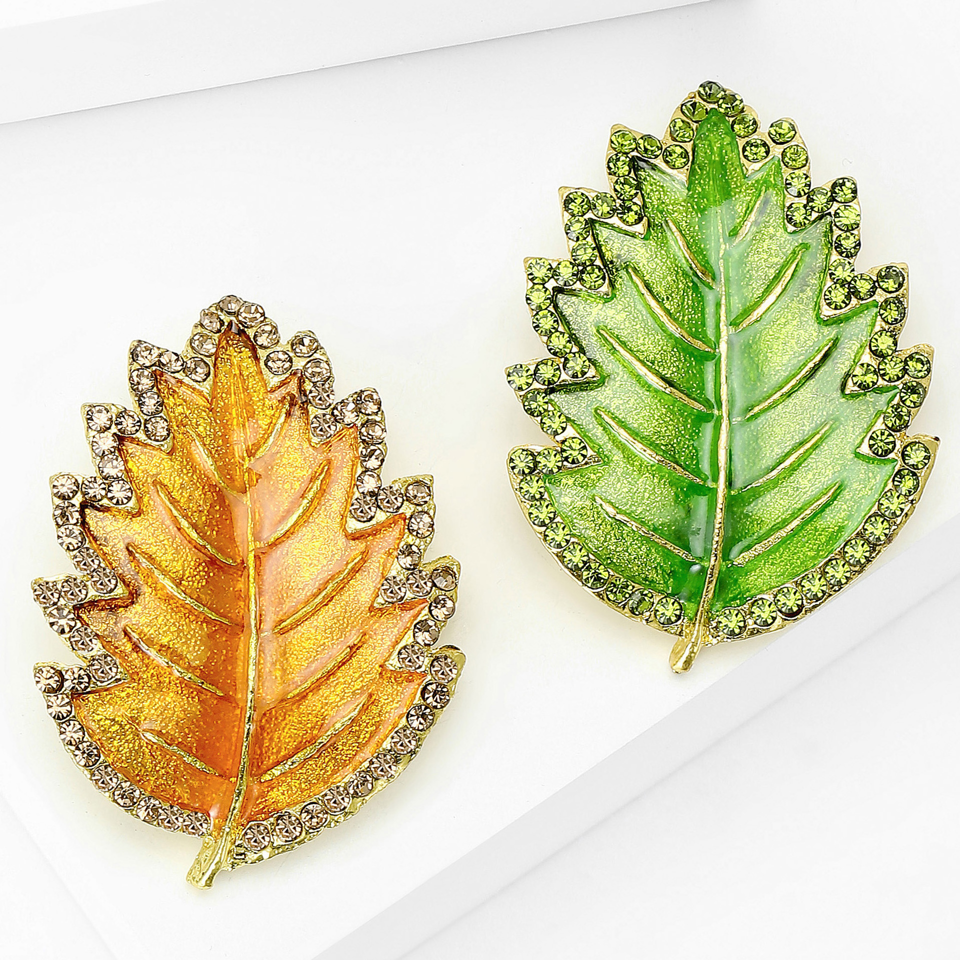 韩版热销滴油镶钻树叶胸针 简约百搭小清新服饰配饰 厂家直销
