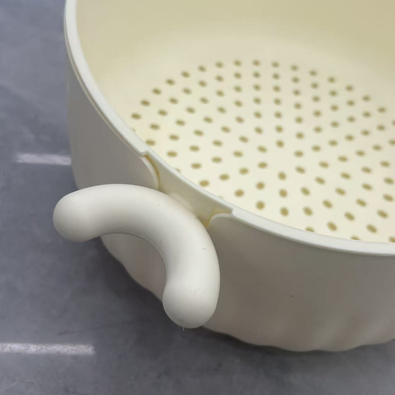 Thickened double-layer draining basket, plastic vegetable washing basket, vegetable washing basin, storage fruit washing basket, multi-functional kitchen household model Specification image