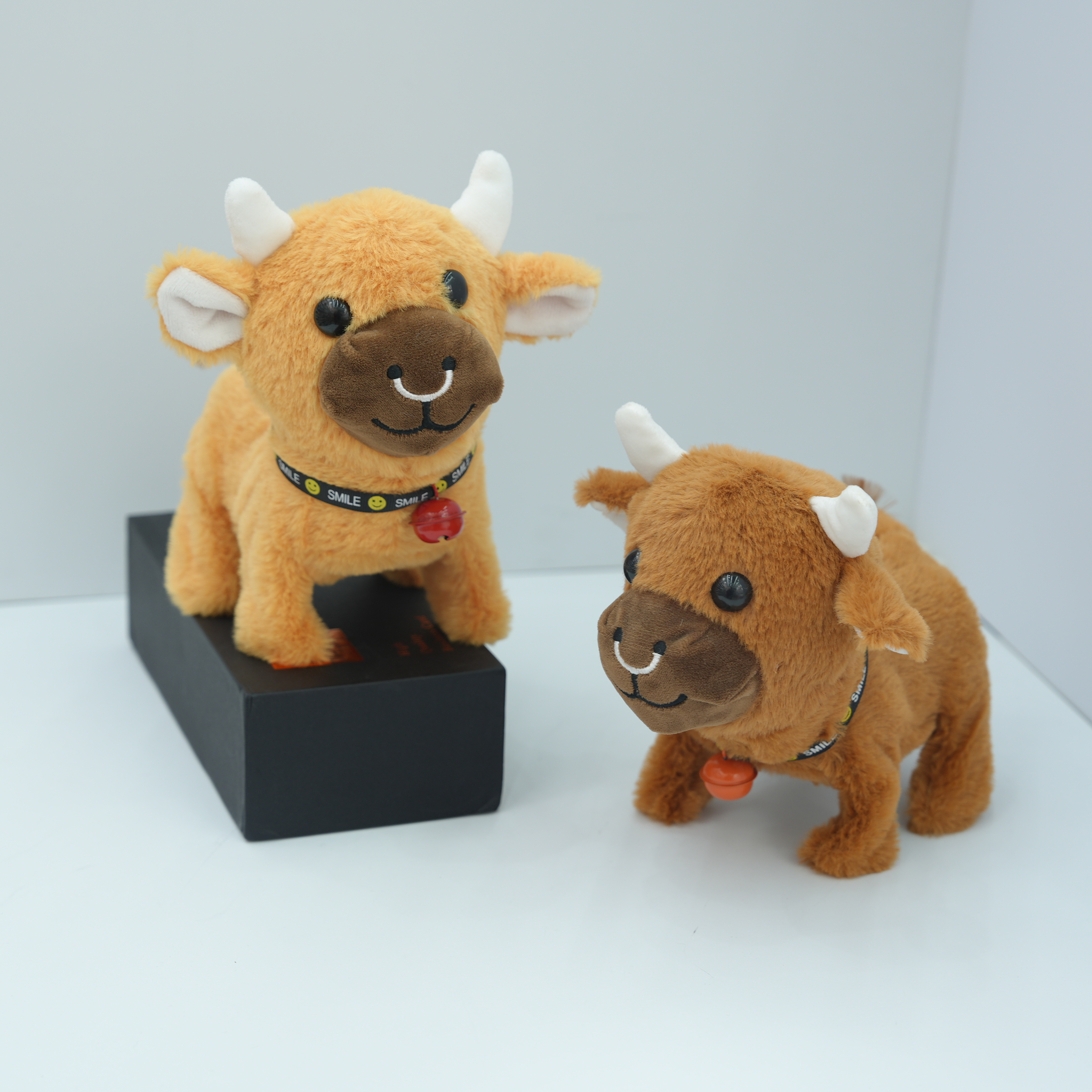 电动毛绒玩偶玩具公仔仿真牛走路叫声儿童跨境宠物新款动物礼物