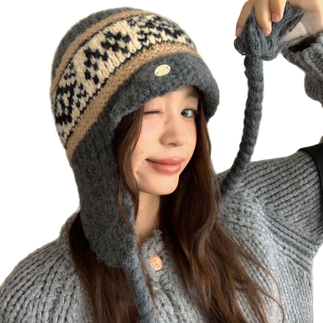 25 Fair Island woolen ear-protecting hat for women, autumn and winter knitted hat, making the face look smaller, warm and cold-proof, Baotou Lei Feng hat Application Scenario