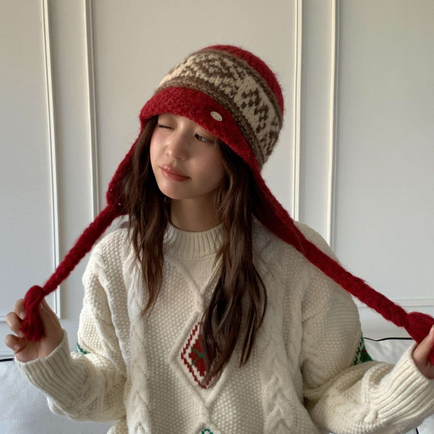 25 Fair Island woolen ear-protecting hat for women, autumn and winter knitted hat, making the face look smaller, warm and cold-proof, Baotou Lei Feng hat Specification image