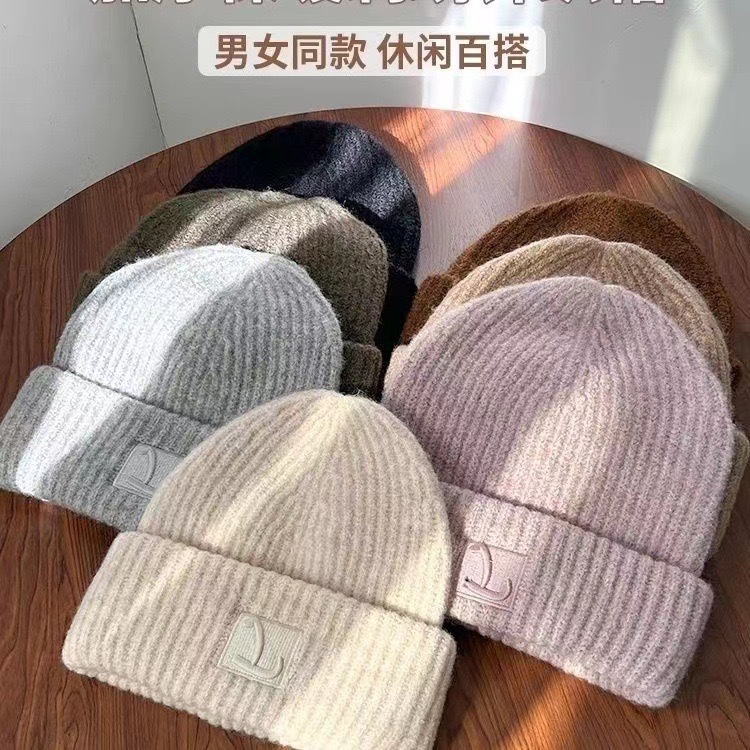 Large-head, thick woolen cap for children, loose and warm in autumn and winter, pile cold cap, big face makes the face look better, small knitted ear protectors Item Picture