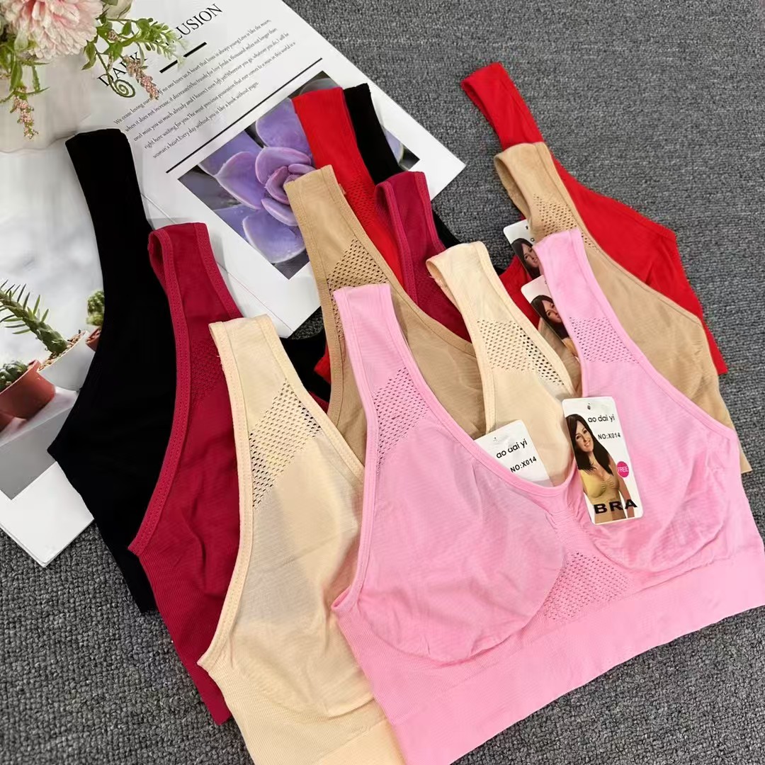 Seamless sports underwear and single-layer beautiful back yoga vests are in stock for export to Europe, America and Africa details Picture