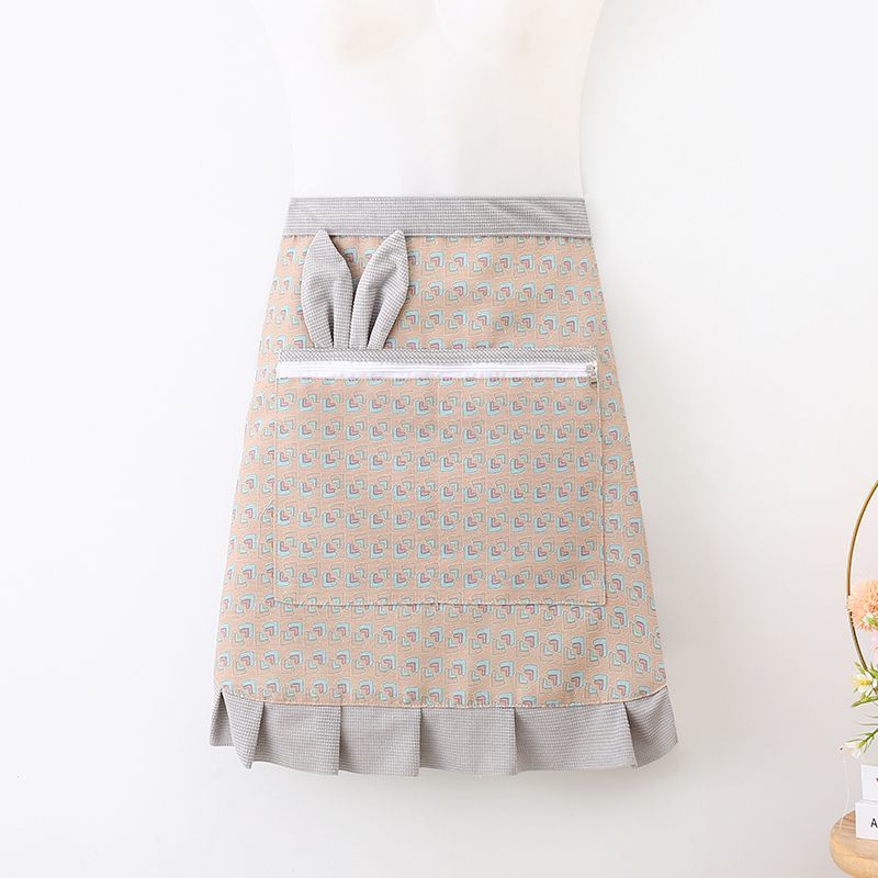 A new stylish canvas half-length apron for kitchen and home cooking, dust-proof, stain-resistant and wear-resistant, specially designed half-length work uniform for the catering industry Application Scenario