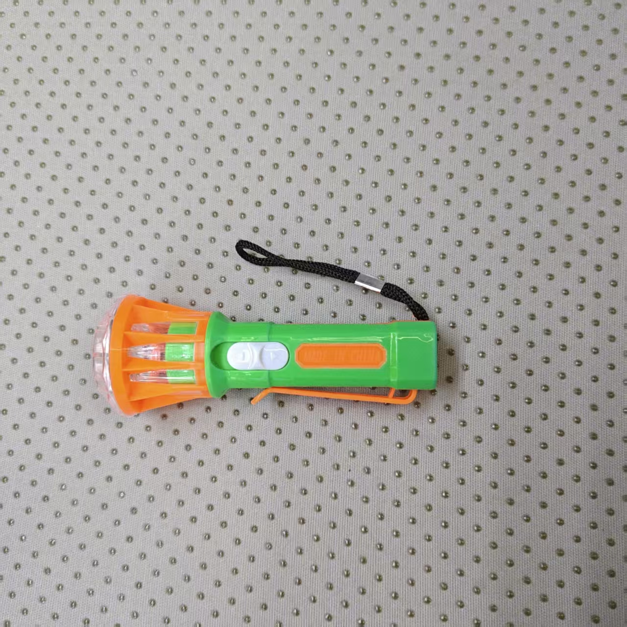 A new choice for fun lighting with colorful children's flashlights, convenient to carry, with lanyards and hooks. Plastic flashlight ZRH-181 is available for wholesale from the manufacturer Application Scenario