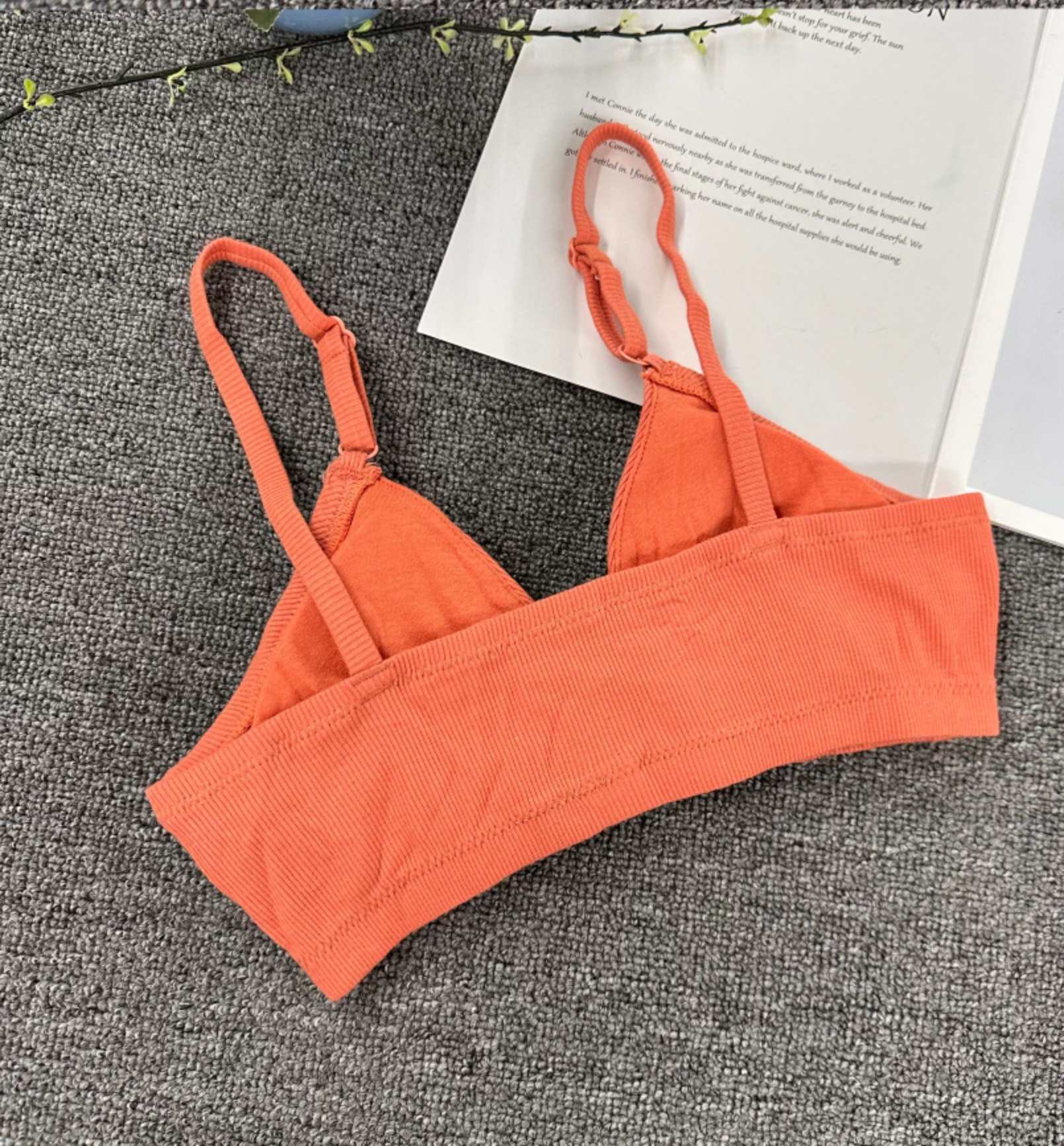Clearance of surplus goods from foreign trade inventory for export to Europe and America. South American threaded French triangular cup underwear, thin, tight-fitting, bras with breast pads and sexy halter bras for women Item Picture