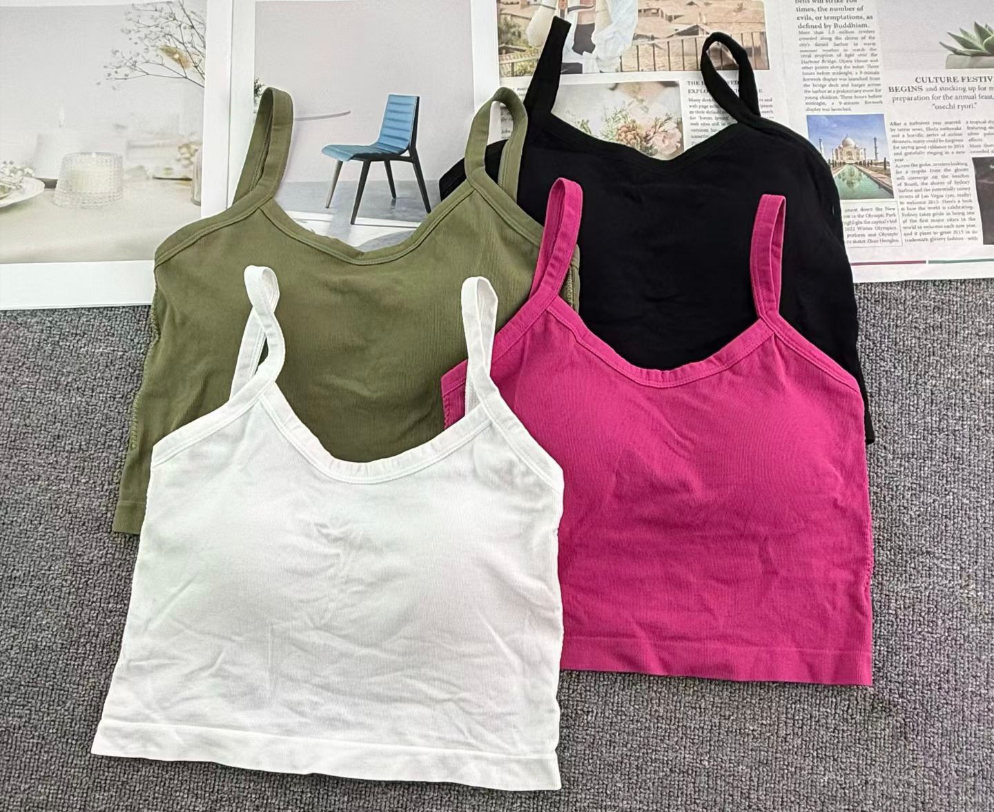 We have a hollowed-out halter top for export to Europe, America and Africa. It is a sexy and beautiful halter top with a chest cushion. It is comfortable to wear inside or outside and has a design sense. It is a niche and hot girl halter top without a steel ring Item Picture