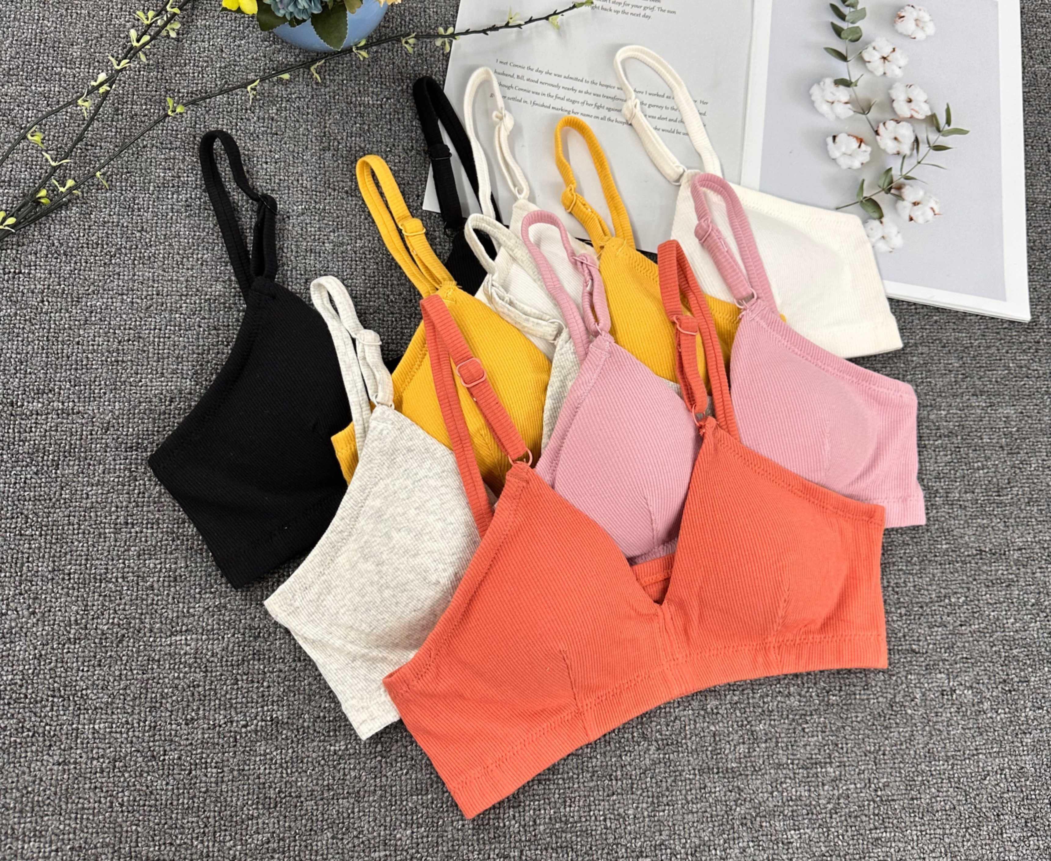 Clearance of surplus goods from foreign trade inventory for export to Europe and America. South American threaded French triangular cup underwear, thin, tight-fitting, bras with breast pads and sexy halter bras for women full figure