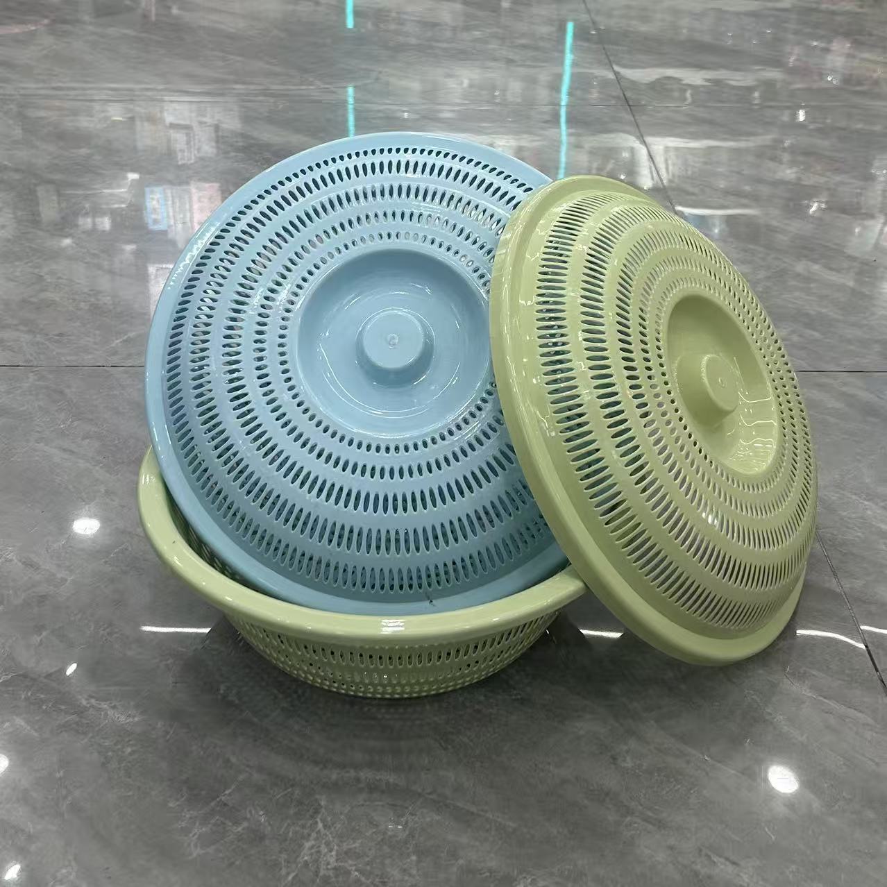 New thickened draining basket, round plastic vegetable basin, household hollowed-out fruit and vegetable basket, super convenient for washing vegetables and fruits and draining water. Wholesale of large household draining baskets details Picture