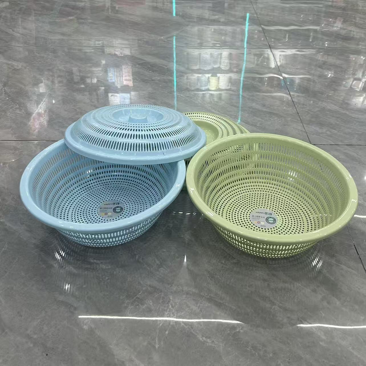 New thickened draining basket, round plastic vegetable basin, household hollowed-out fruit and vegetable basket, super convenient for washing vegetables and fruits and draining water. Wholesale of large household draining baskets Item Picture