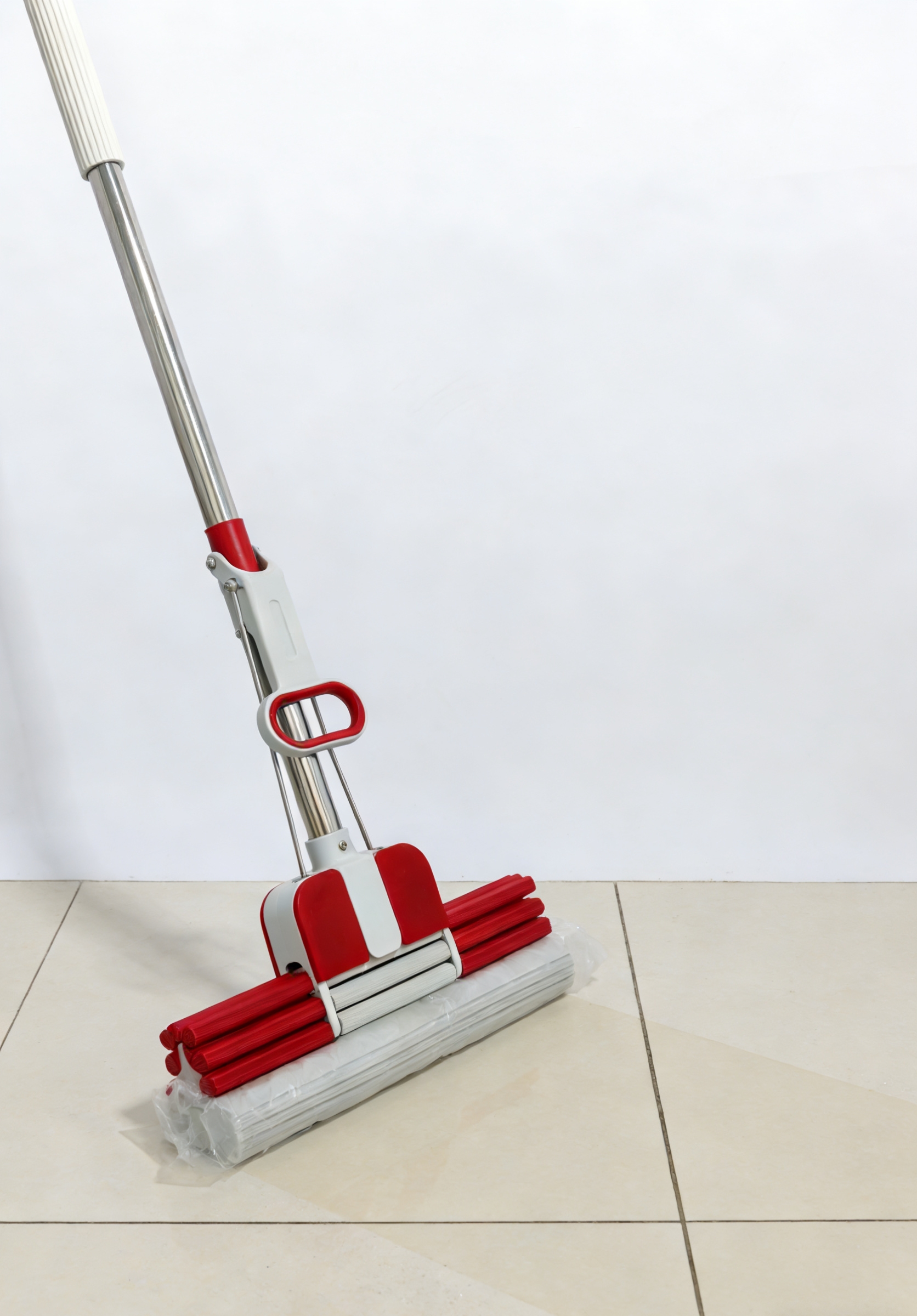 Extended rod rubber cotton mop, 38cm wide head water-squeezing sponge mop, wholesale household bathroom cleaning mop Application Scenario