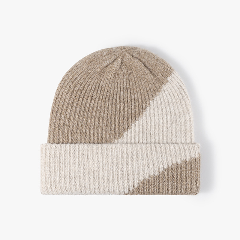 New color-blocked autumn and winter warm thickened double-layer knitted cap for women with a large head cap Application Scenario