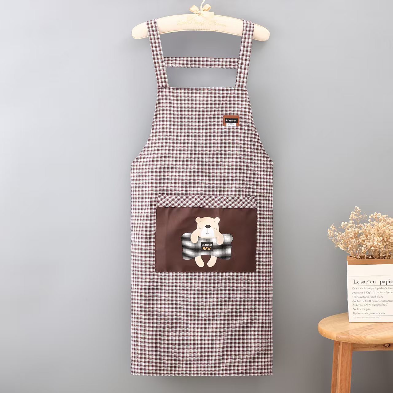 Checked apron, dust-proof, stain-resistant, wear-resistant for home use, kitchen cooking, breathable shoulder strap, fashionable for work, cute little bear cotton waistband work clothes pic 13