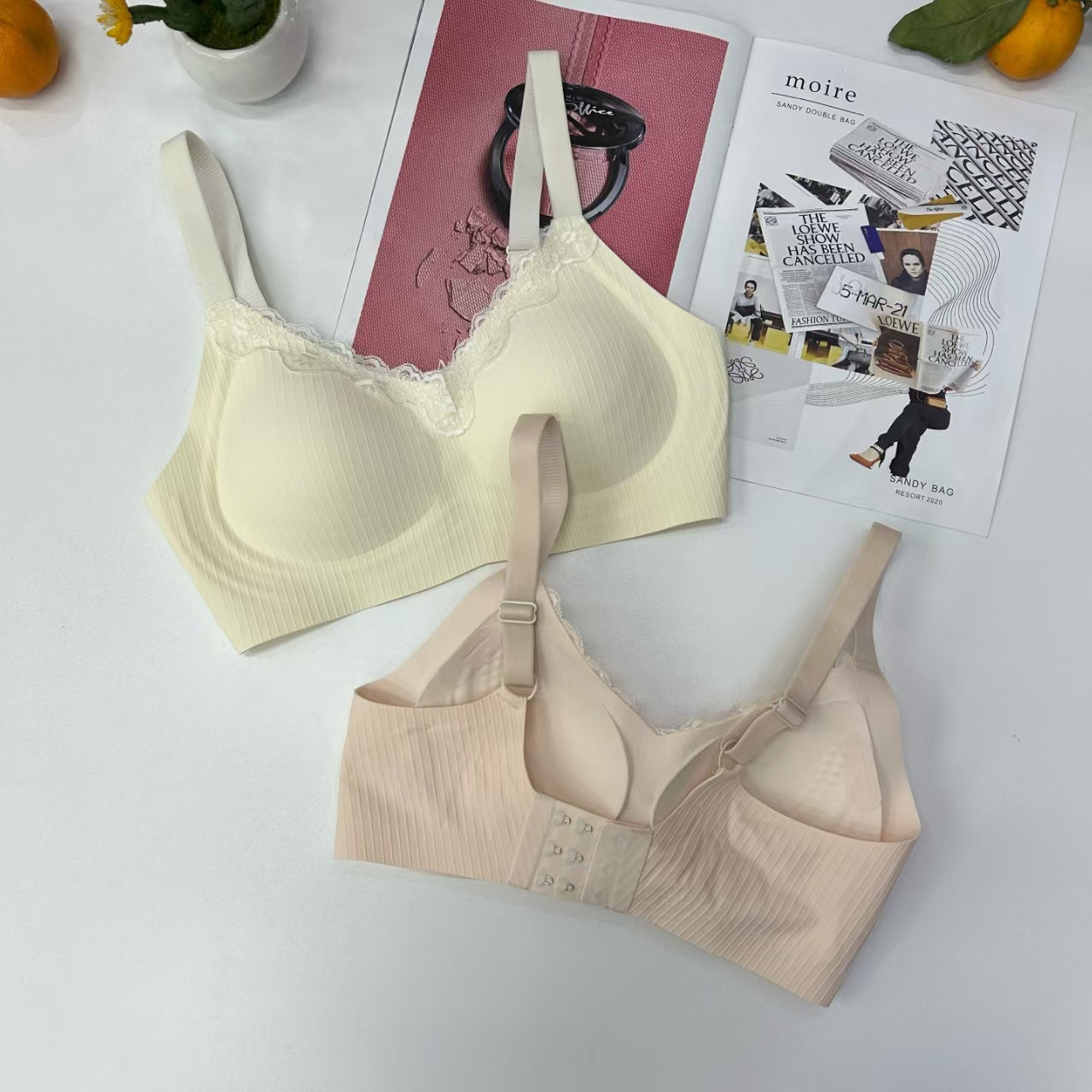 8802 # Sexy Lace seamless Lingerie, small chest lift, gathering, anti-sagging, tapering women's breast bra, soft support bra details Picture
