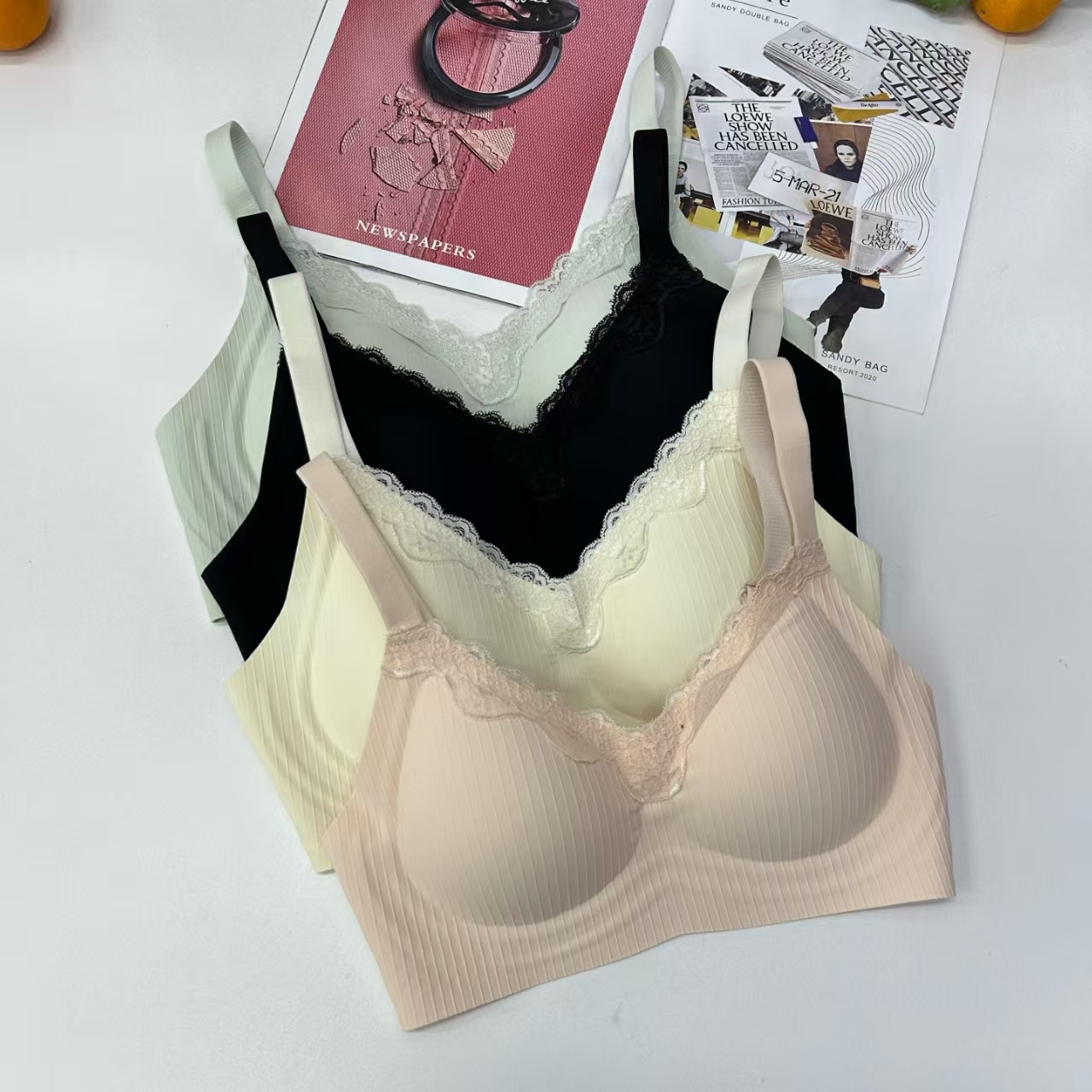 8802 # Sexy Lace seamless Lingerie, small chest lift, gathering, anti-sagging, tapering women's breast bra, soft support bra Application Scenario