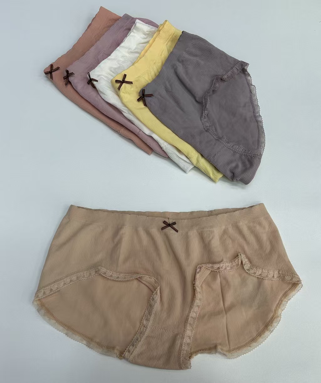 111# Foreign trade export in-stock mid-low waist seamless underwear for women, high elasticity, lace edge, triangular waistband, antibacterial crotch, breathable and comfortable, no trace of the naked feel, mixed color, 12 pieces per pack, 1800 pieces batch Item Picture