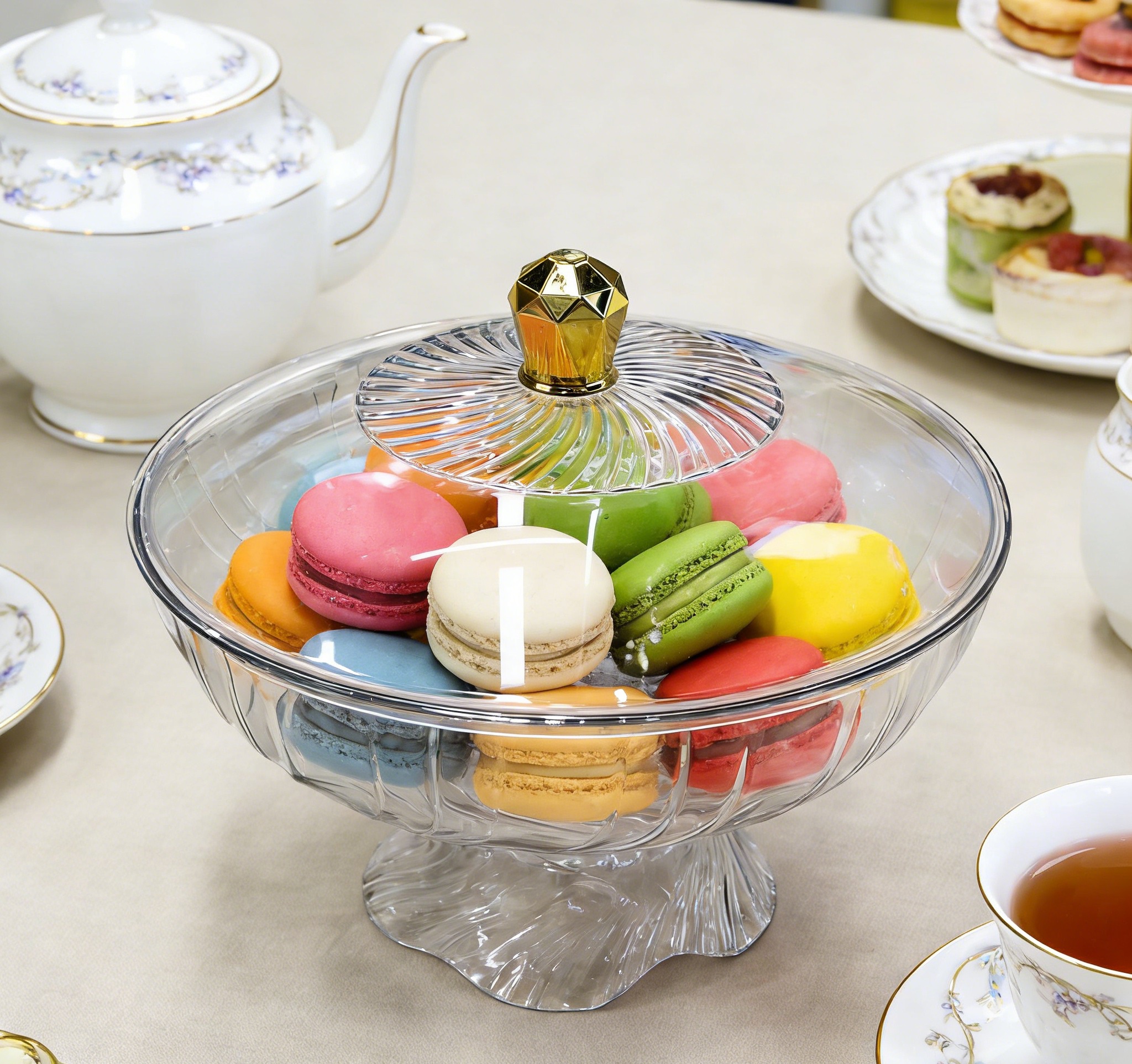 A large-capacity dust-proof transparent fruit plate, a creative fruit and snack plate for home living room, a light luxury and high-end decorative item Specification image