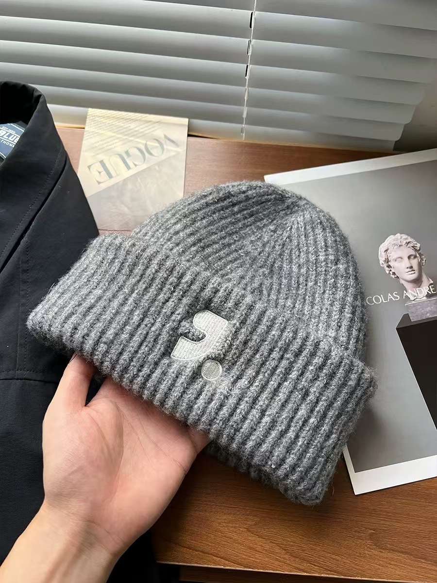 Korean-style knitted woolen hats for children to keep warm in autumn and winter, thickened and face-enhancing. Small cold hats are versatile and trendy Application Scenario