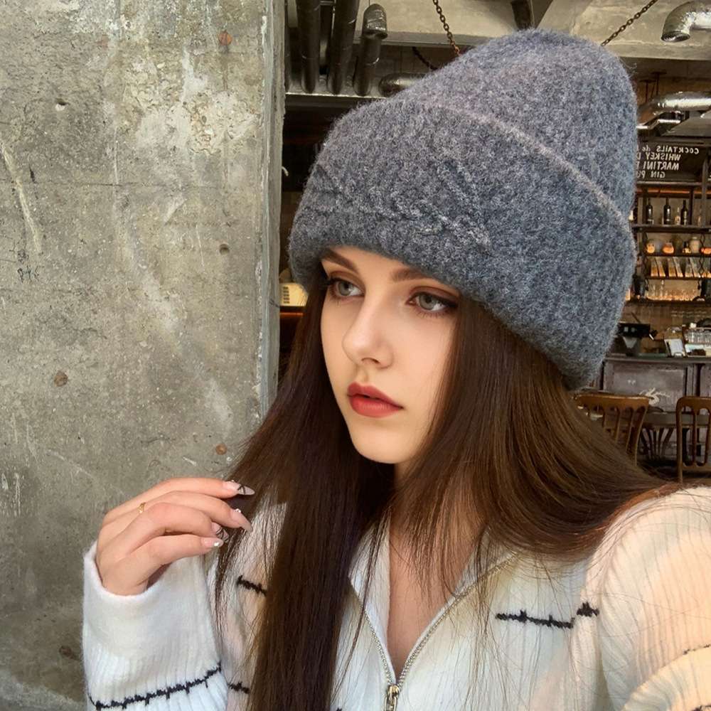 Korean autumn and winter new solid-color, versatile and trendy lettered ear-protecting woolen hat, large-sized face-enhancing small knitted hat details Picture