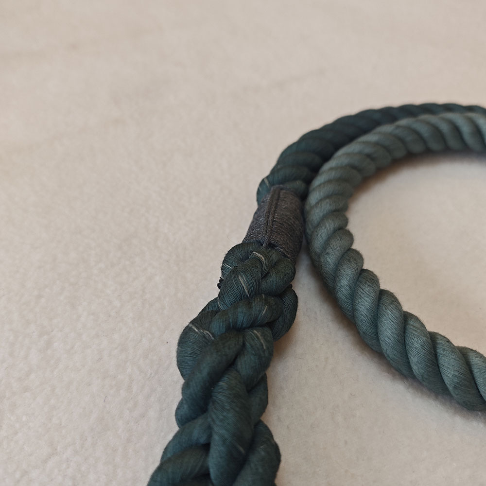 Cross-border supply manufacturer has 150*1.3CM three-strand rope woven leash for pet supplies, dog chains and dog lanyards in stock Item Picture