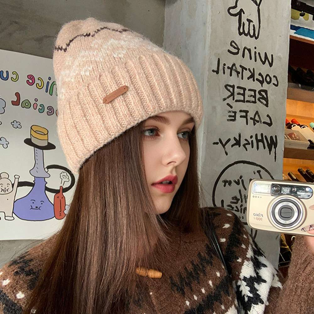 Autumn and winter warm wine red series jacquard woolen caps for children, new thickened warm knitted caps, ear-protecting cold caps details Picture