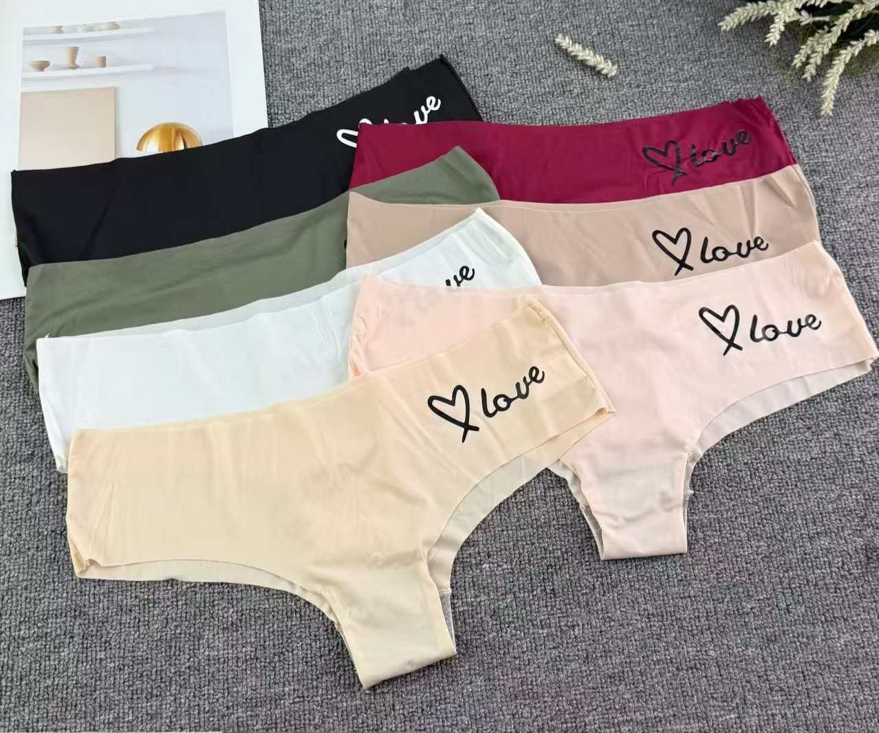 2017# style foreign trade export inventory English letter seamless underwear, low-waist women's underwear, comfortable ice silk thin women's briefs QNI full figure