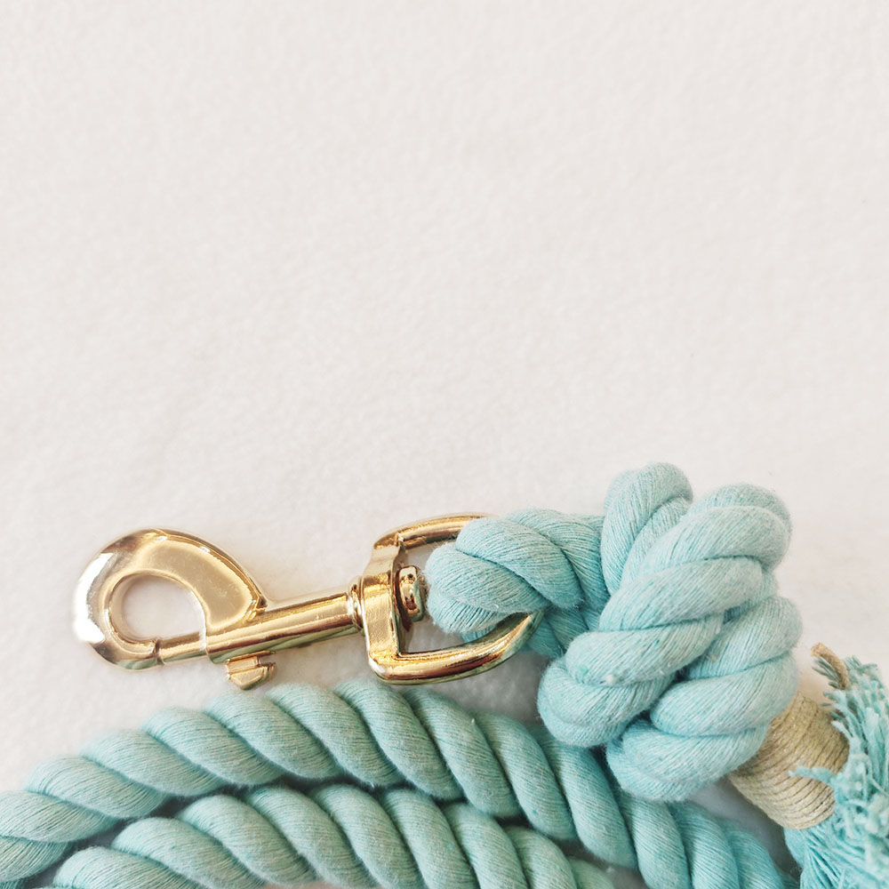 16 colors to choose from: Durable hand-woven pet leash, 150*1.3CM, suitable for going out, taking walks, jogging, and doing exercises. It's a waist-length leash full figure