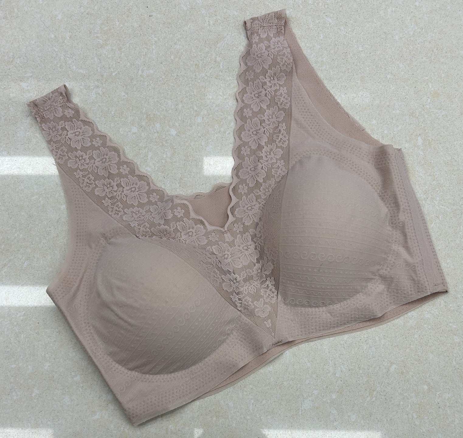 A02# Export to the Middle East and Africa, inventory of women's wide-band, beautiful back, low-price, comfortable women's sports underwear, sexy lace, beautiful back, sports nylon bra, QNI Item Picture