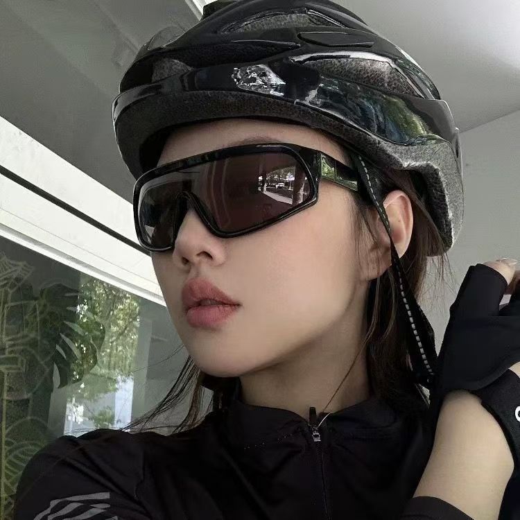 黑色框架棕色镜片护目镜防护运动护眼防紫外线护目镜轻便舒适详情2