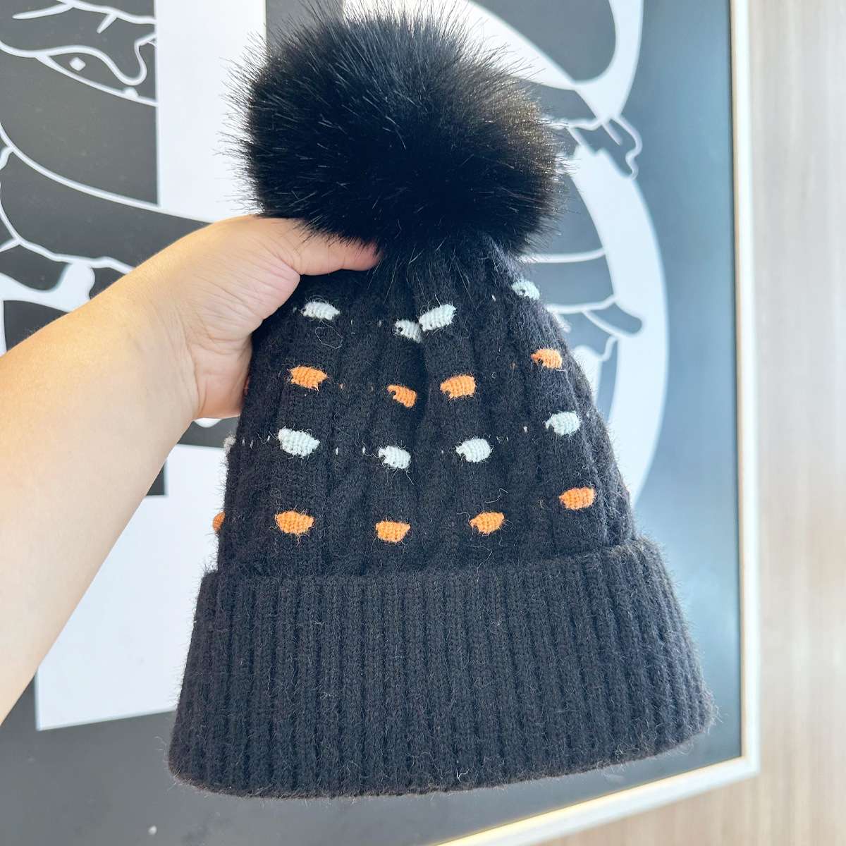 Gorra de hilo de pelusa para niñas invierno caliente engrosamiento y protección contra el frío gorra de punto de ciclismo al aire libre manga gorra de esquí Item Picture