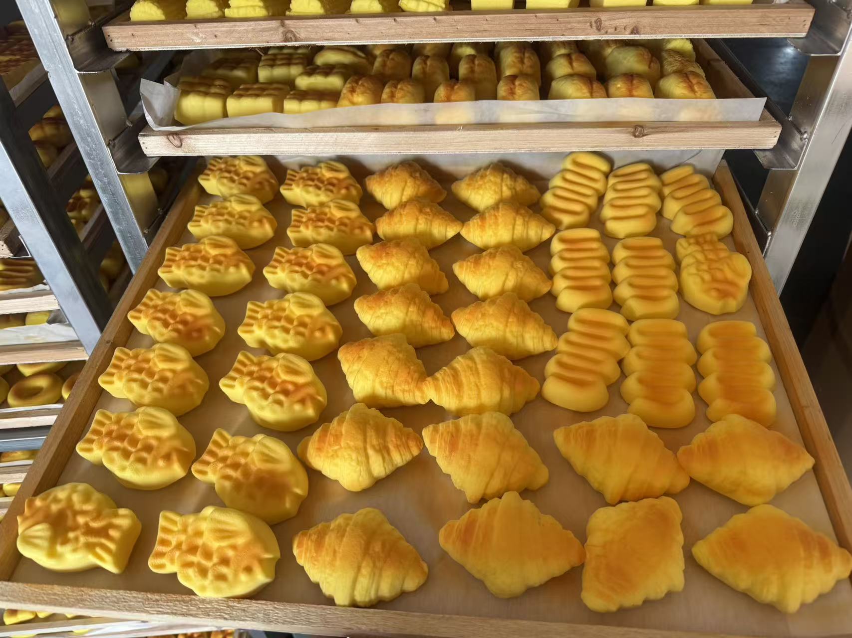 Stress-relieving toys, slow rebound, pinching fun, release wet and soft children's toys, simulated food, bread, cake, milk aroma Specification image