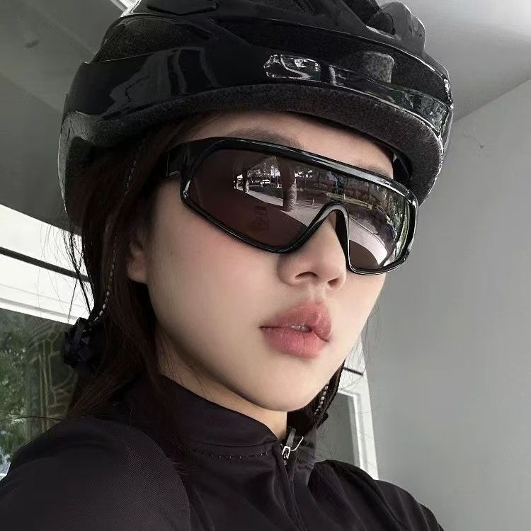 黑色框架棕色镜片护目镜防护运动护眼防紫外线护目镜轻便舒适详情1