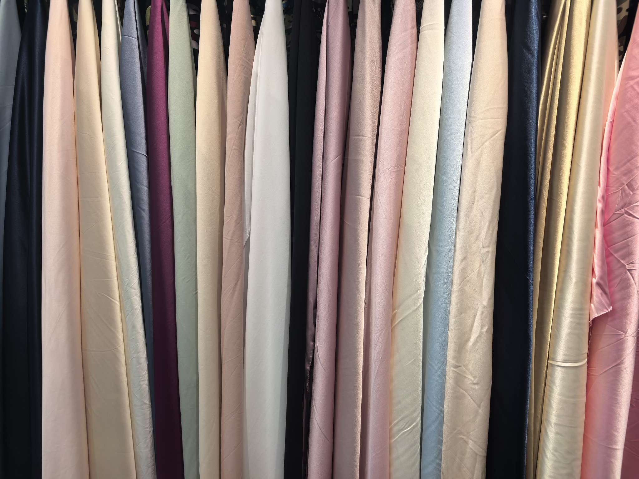 真丝睡衣面料时尚居家服套装光泽布料家居彩色产品图