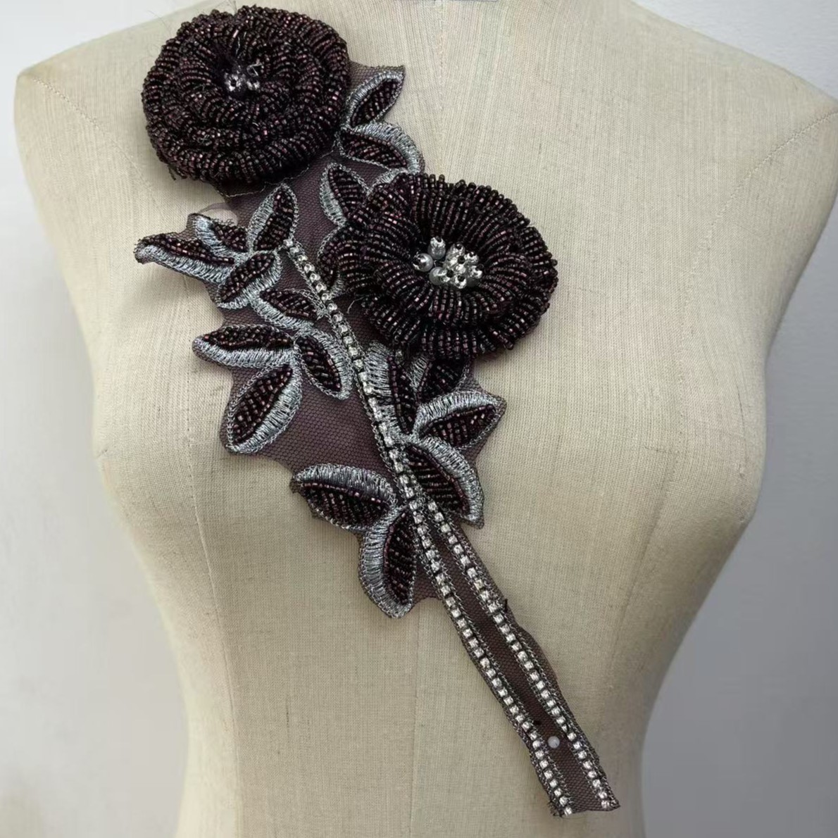 手工缝制钉珠重工花朵钻花玻璃珠大衣婚纱礼服装饰辅料胸前领花详情2