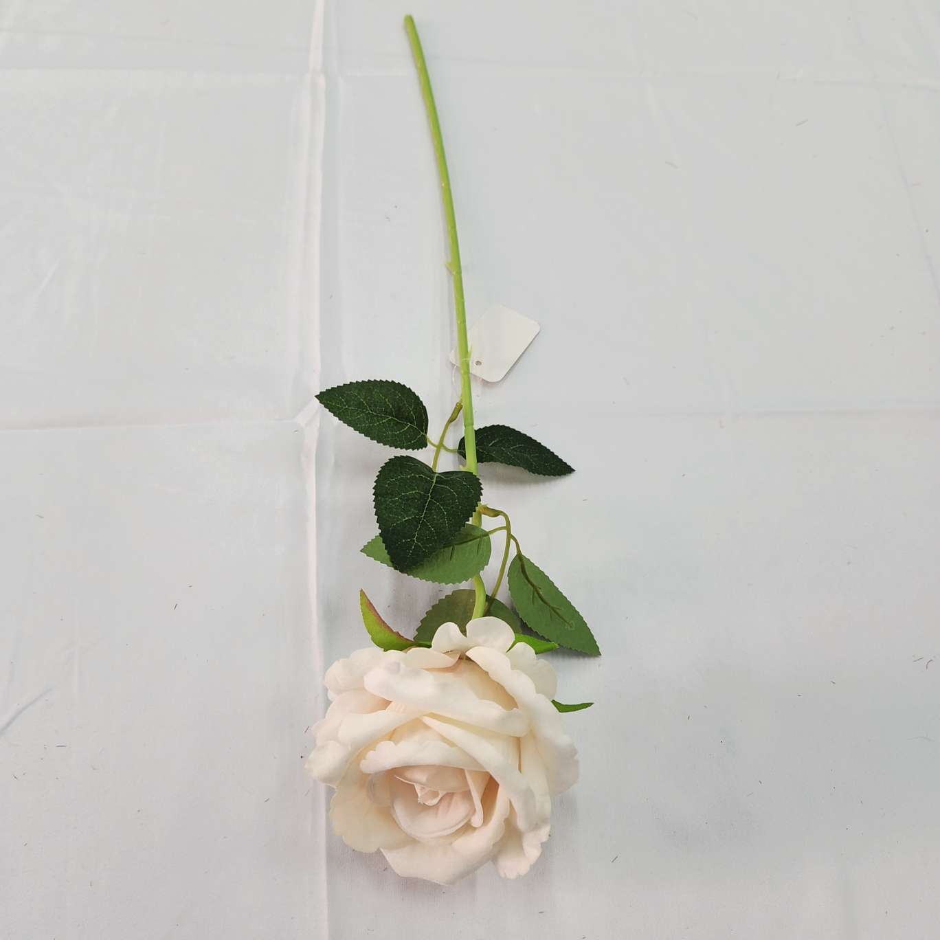 Single-stem velvet love rose office simulation rose, cultural horticulture simulation flower arrangement, crocheted knitted flower bouquet, simulation flower decoration detail image 6