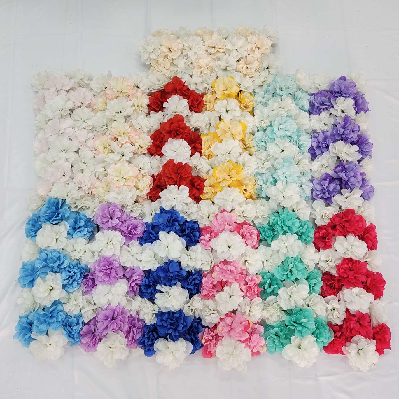 18-head dahlia floor-arranged flower bouquets wrapped around columns, realistic rose cultural gardening, realistic flower arrangement, crocheted and knitted flower bouquets, realistic flowers