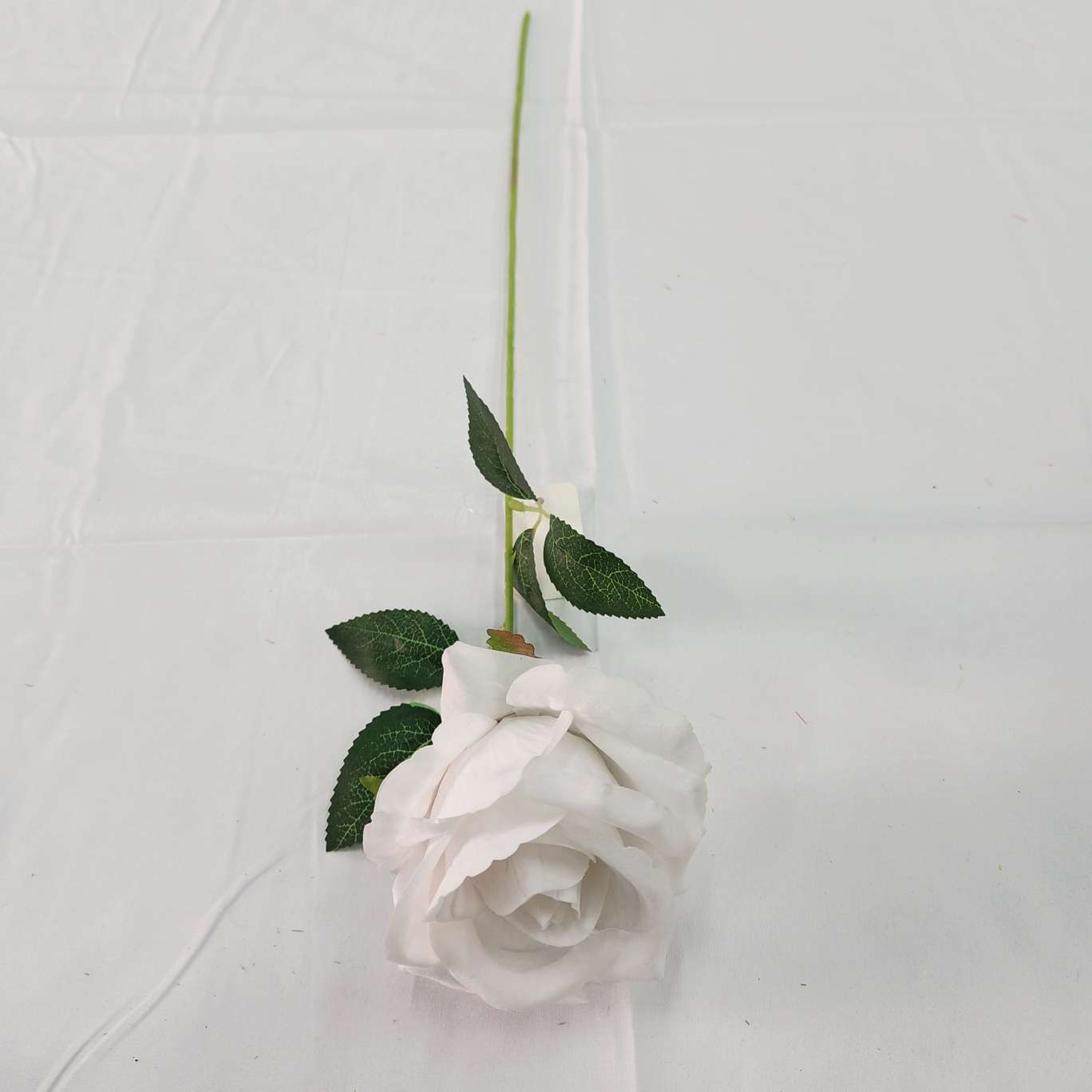 Single-stem velvet love rose office simulation rose, cultural horticulture simulation flower arrangement, crocheted knitted flower bouquet, simulation flower decoration detail image 2