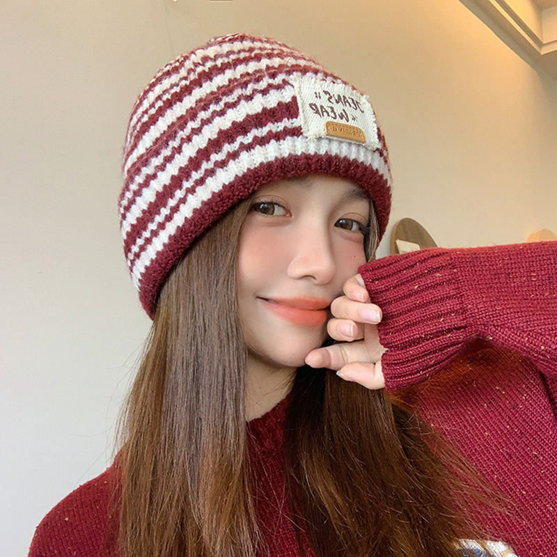 New autumn and winter striped Korean-style fashionable checkered letter patch large-head knitted cap, children's knitted cap trend