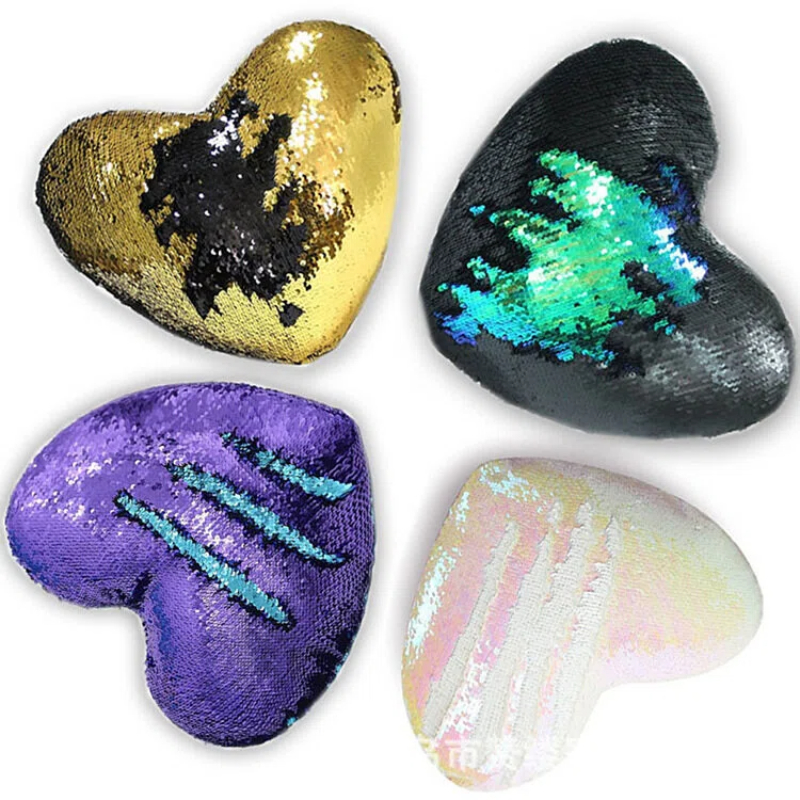 Double-sided flip-top heart-shaped sequined throw pillow, wedding sequin embroidery cushion, cross-border DTY positioning, AB side decorative throw pillow quilt Application Scenario